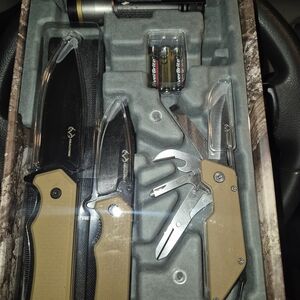 Multi-Tool  Realtree and Knife Set with Tan Handles